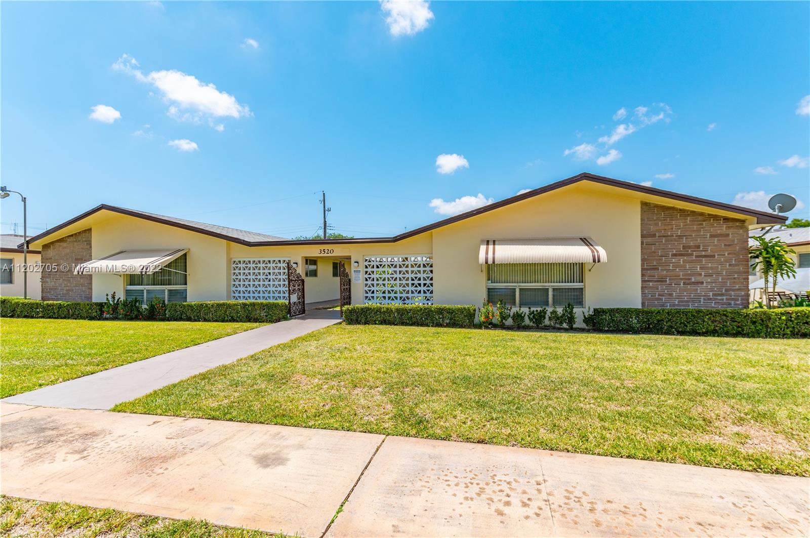 HOLLYWOOD HILLS - Residential Lease