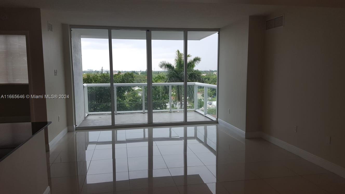 TERRAZAS RIVERPARK VILLAG - Residential Lease