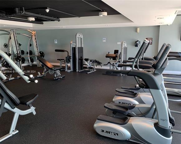 TERRAZAS RIVERPARK VILLAG - Residential Lease