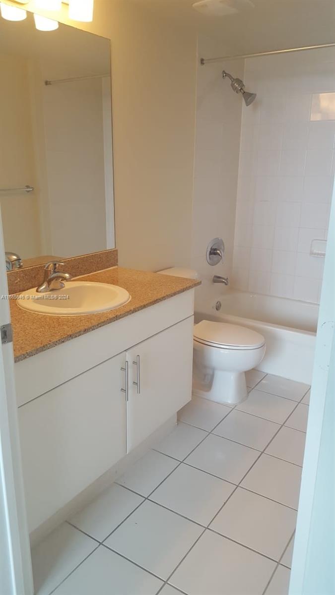 TERRAZAS RIVERPARK VILLAG - Residential Lease