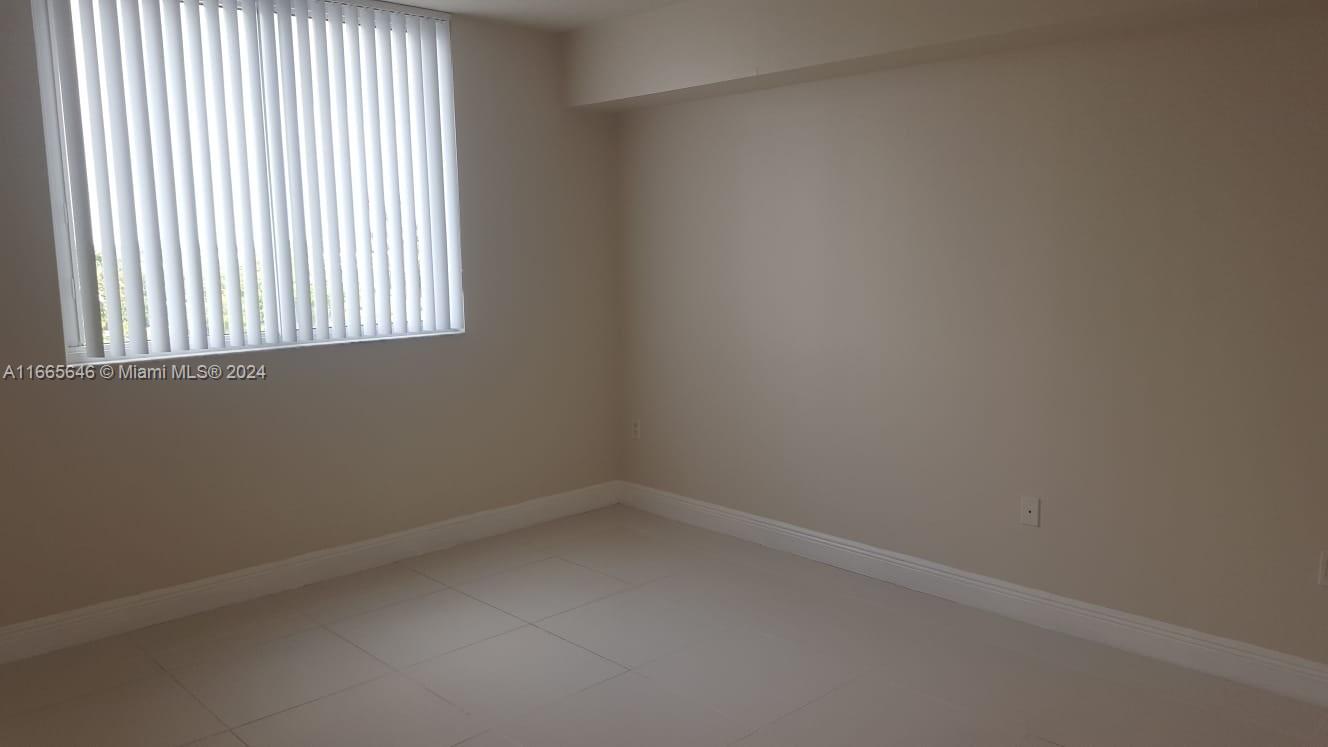 TERRAZAS RIVERPARK VILLAG - Residential Lease