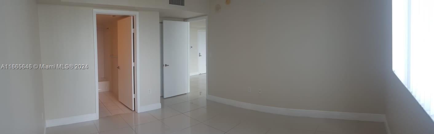 TERRAZAS RIVERPARK VILLAG - Residential Lease