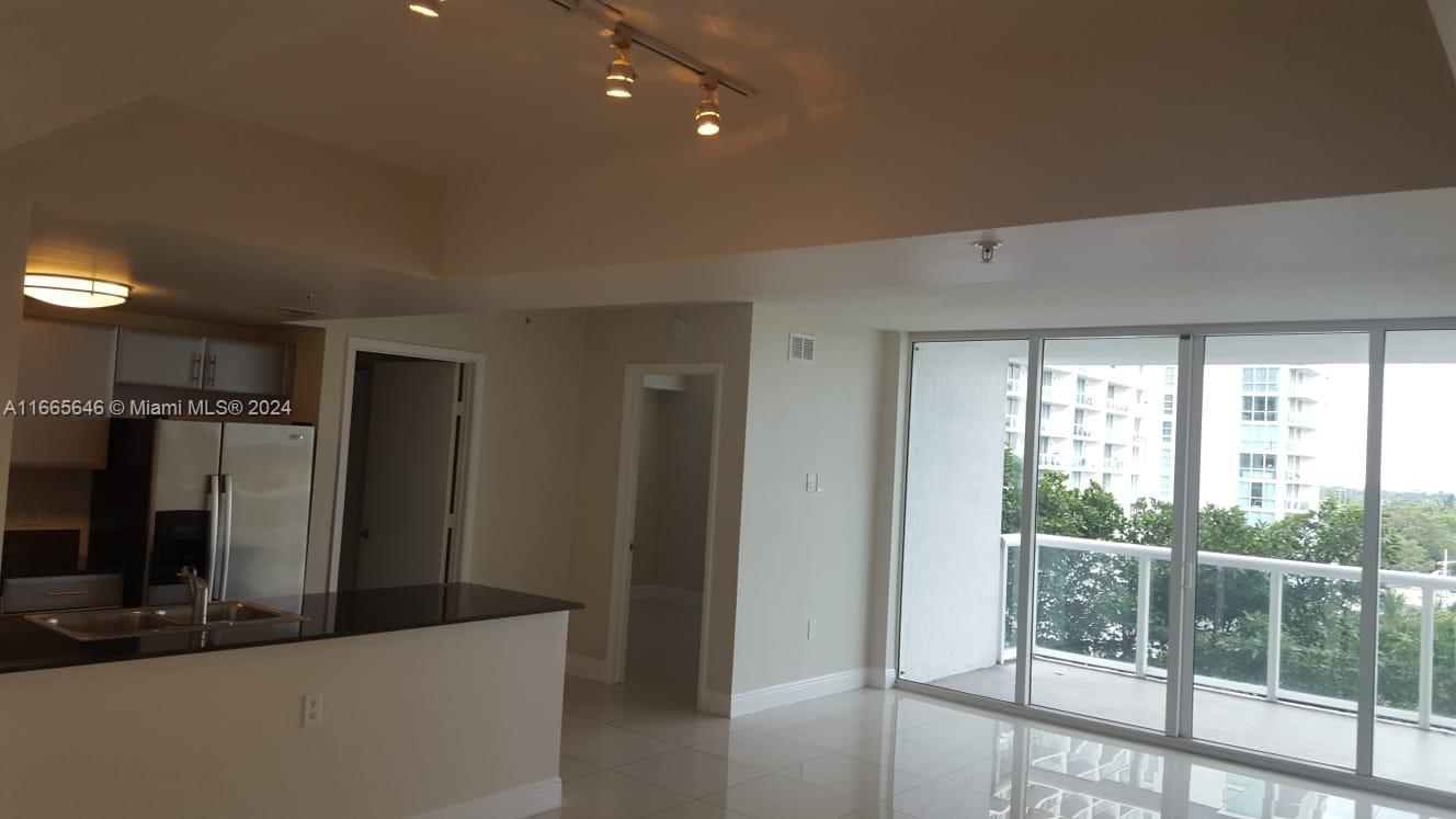 TERRAZAS RIVERPARK VILLAG - Residential Lease