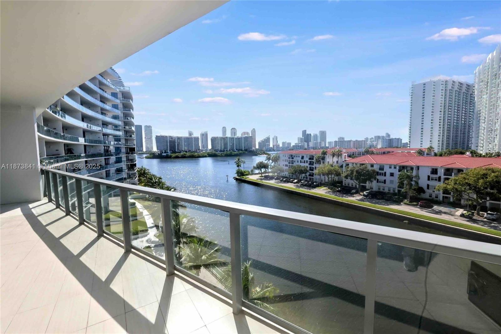 ECHO CONDO - Residential