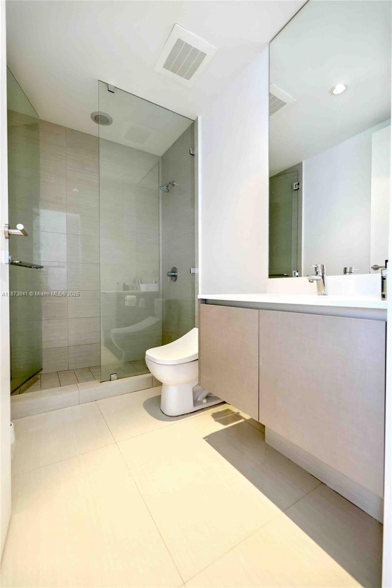 ECHO CONDO - Residential