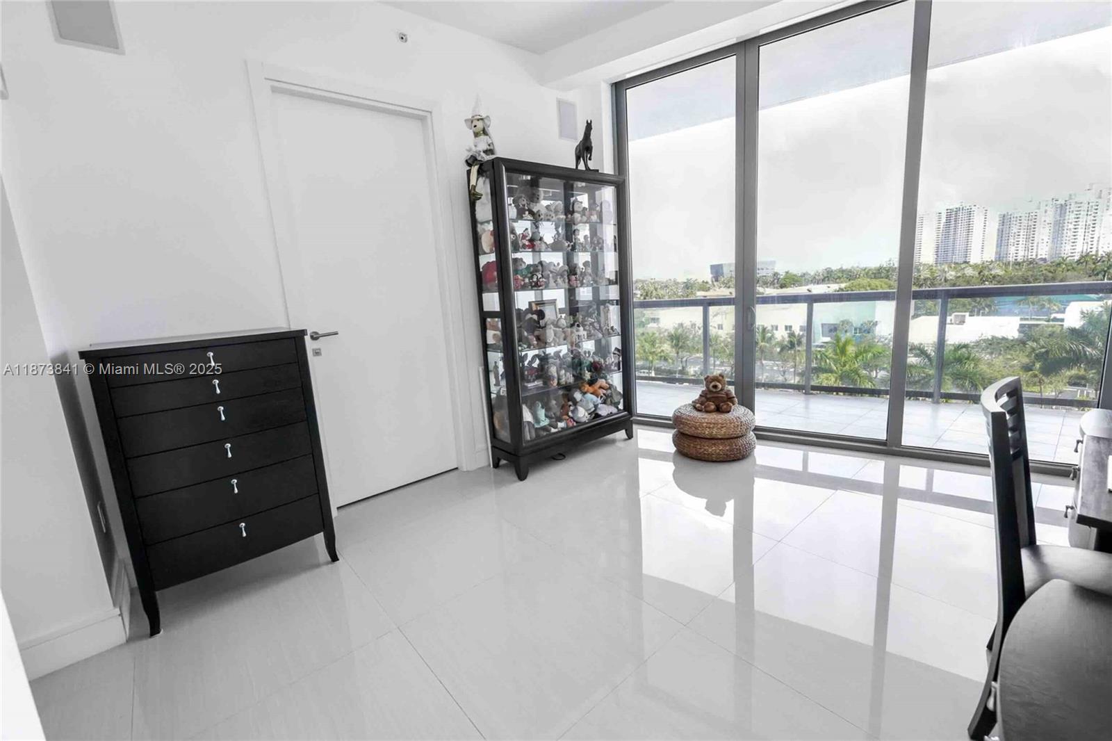 ECHO CONDO - Residential