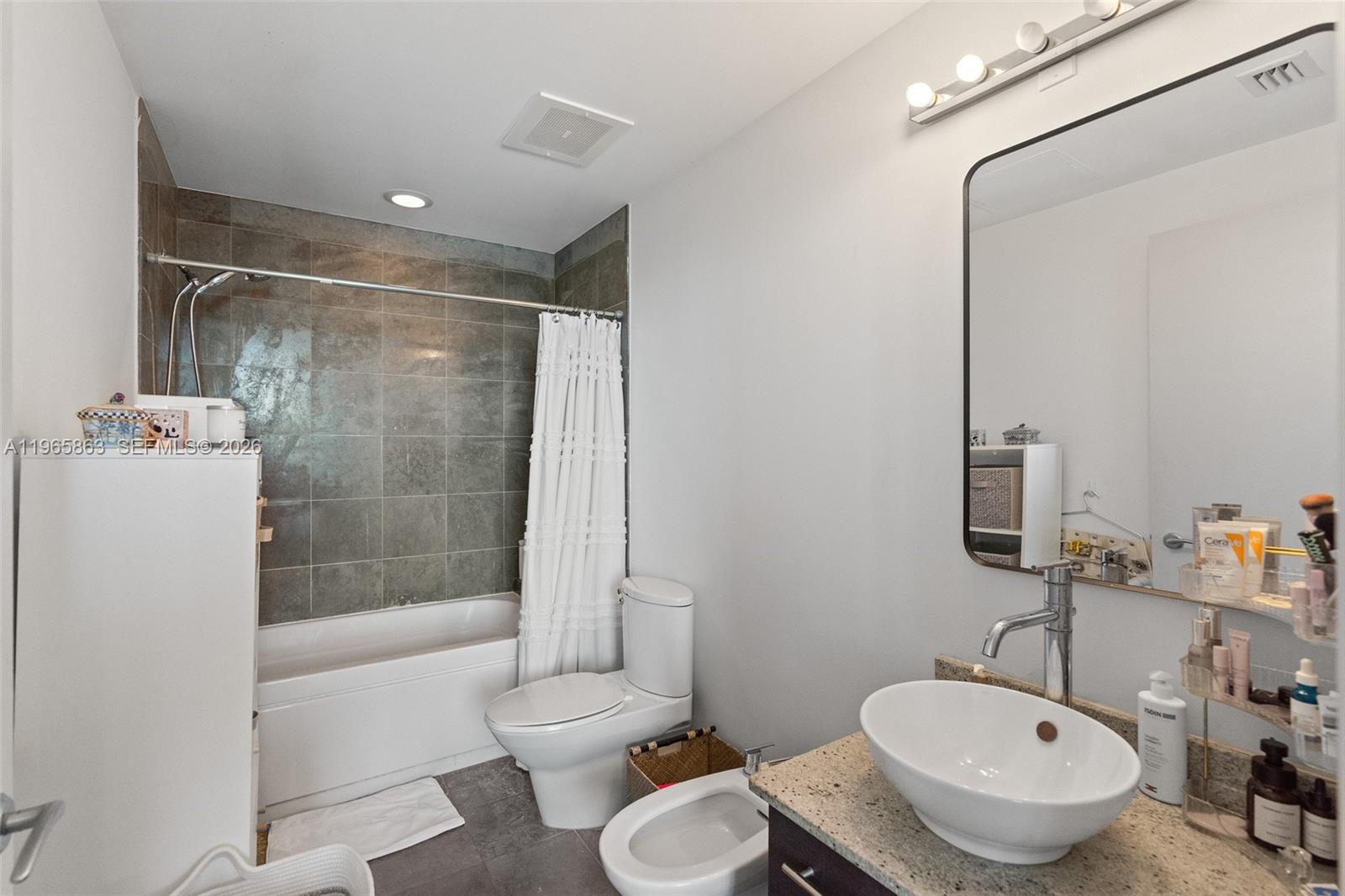 UPTOWN MARINA LOFTS CONDO - Residential