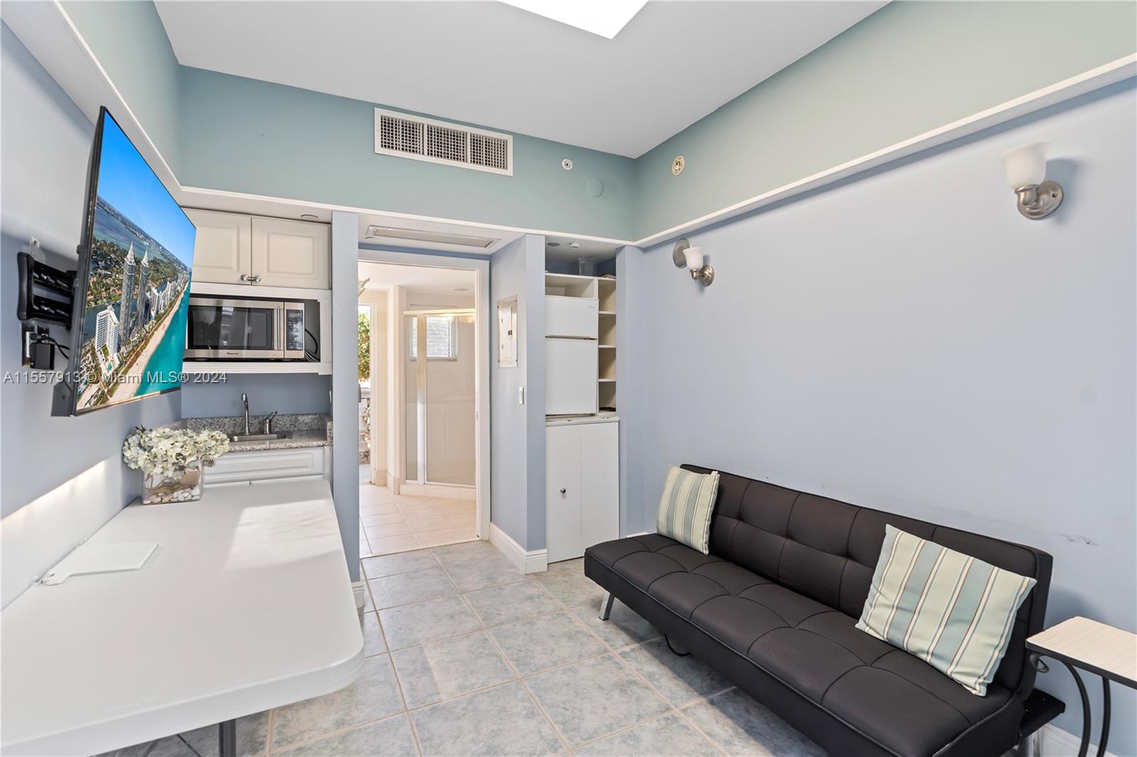 BLUE DIAMOND CONDO - Residential