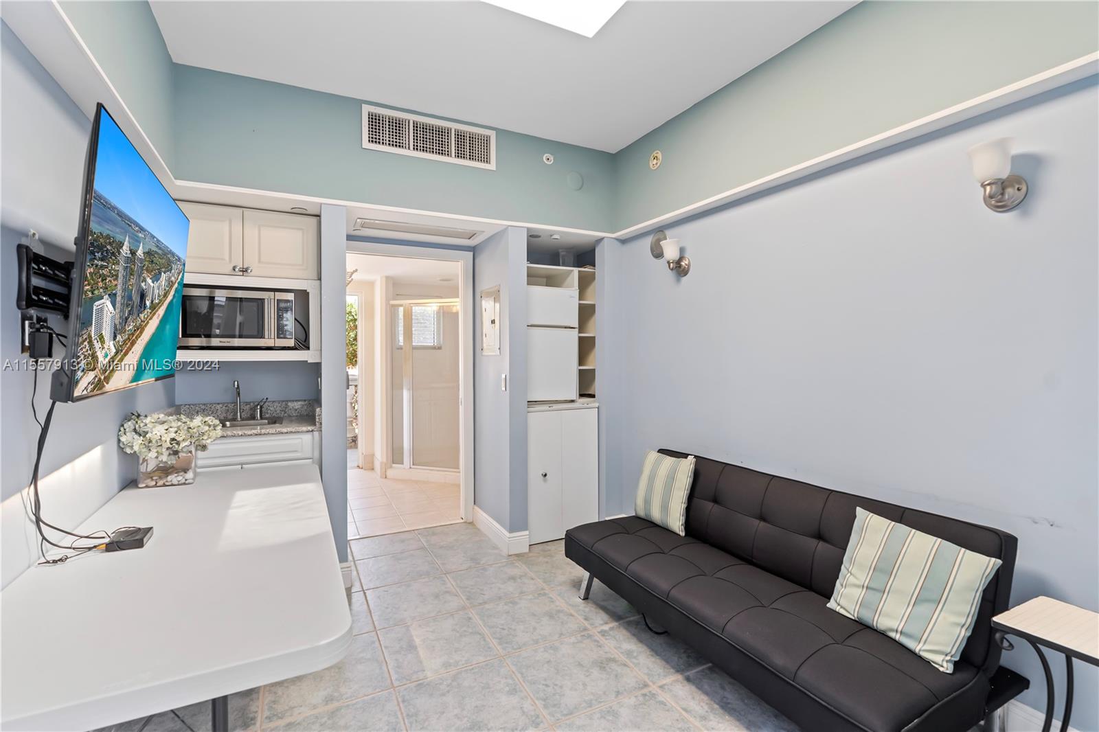 BLUE DIAMOND CONDO - Residential