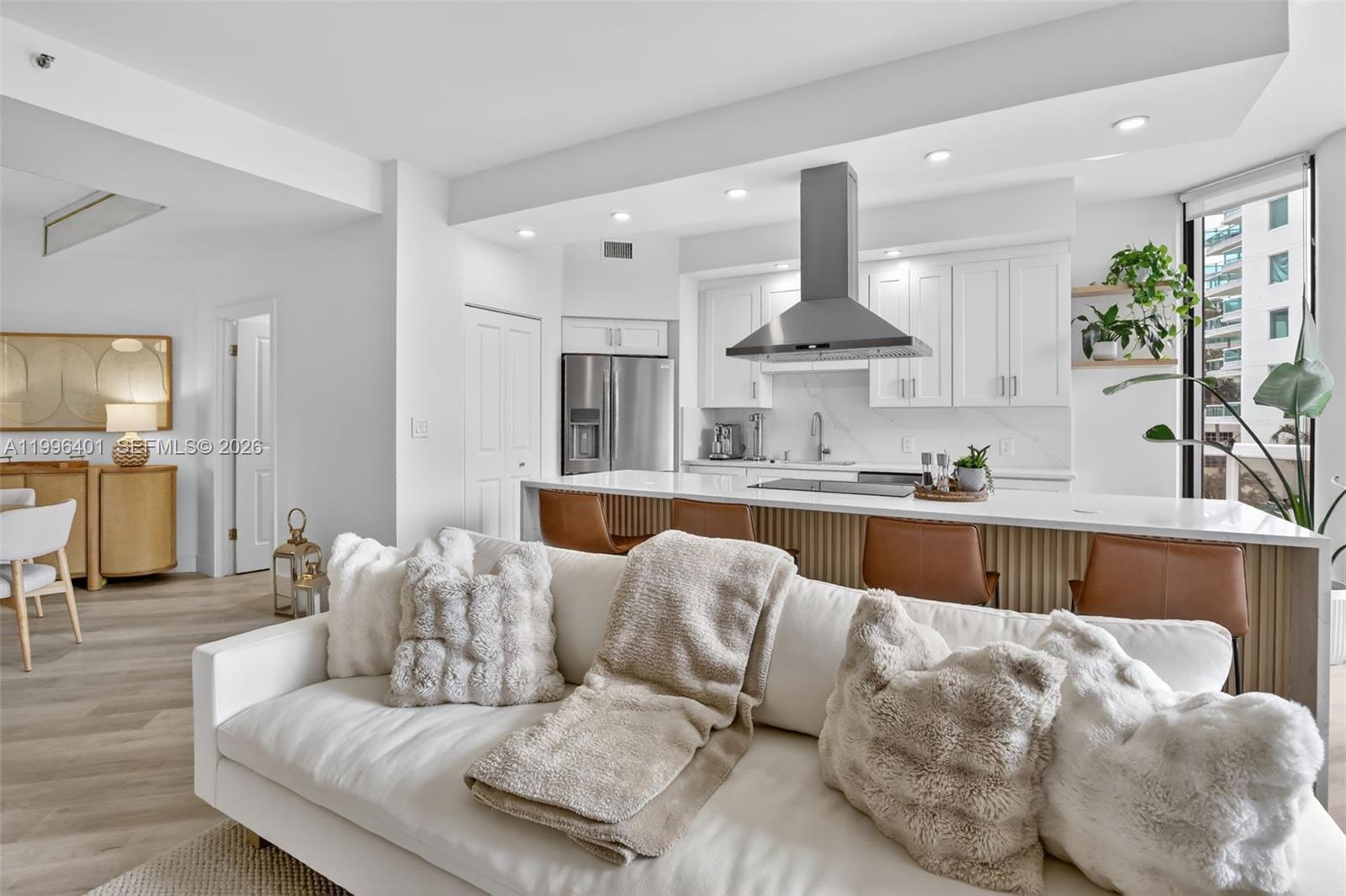 THE LANDMARK CONDO - Residential