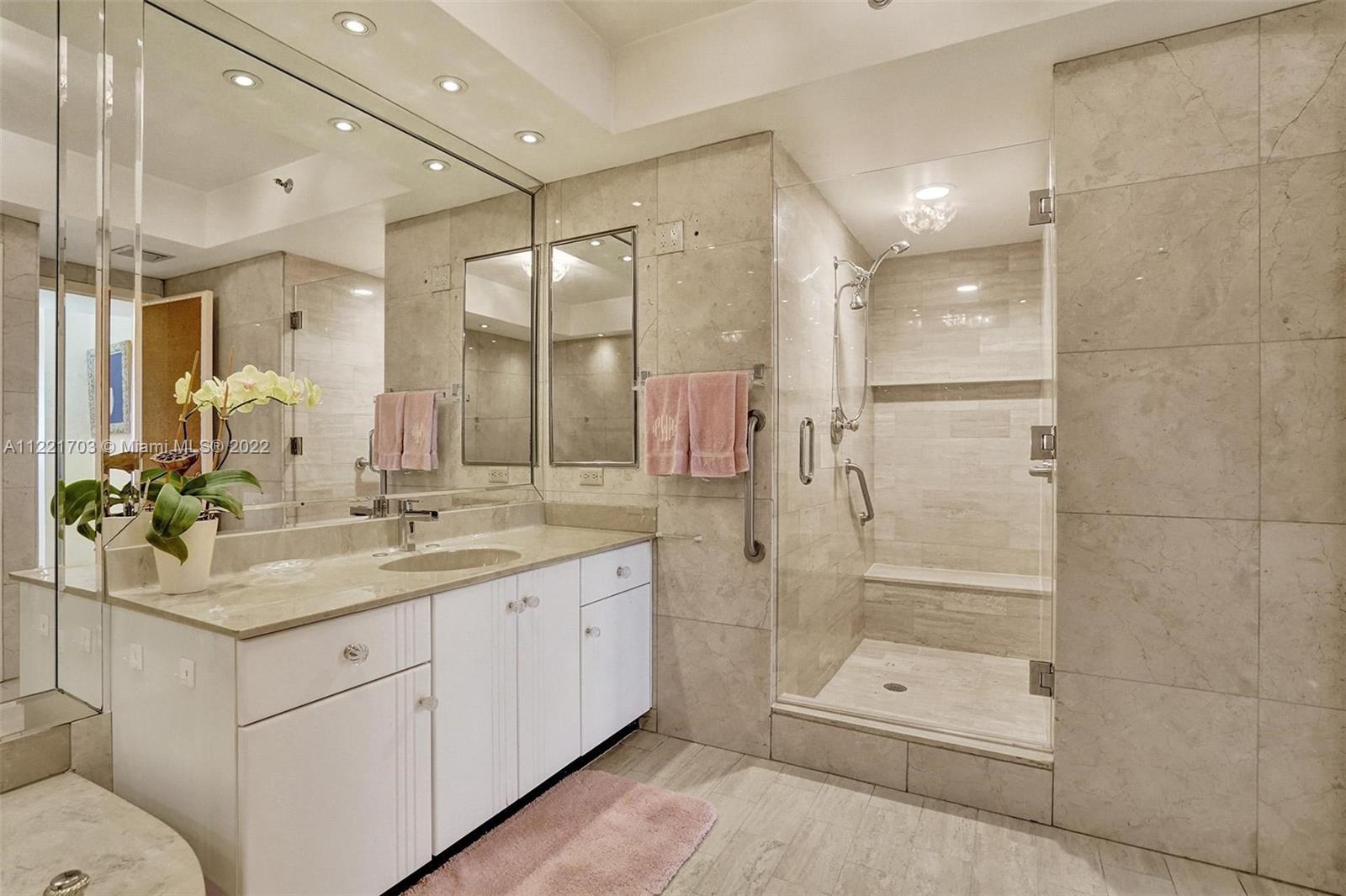 HAMPTONS WEST CONDO - Residential