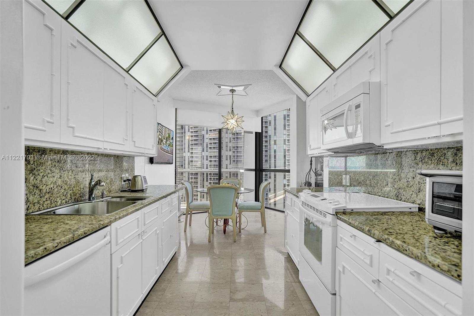 HAMPTONS WEST CONDO - Residential