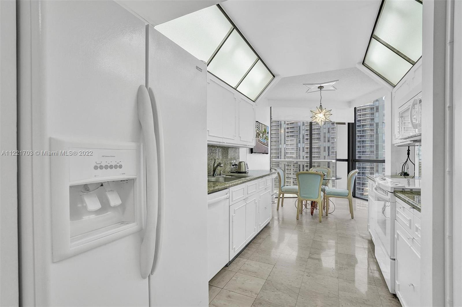 HAMPTONS WEST CONDO - Residential