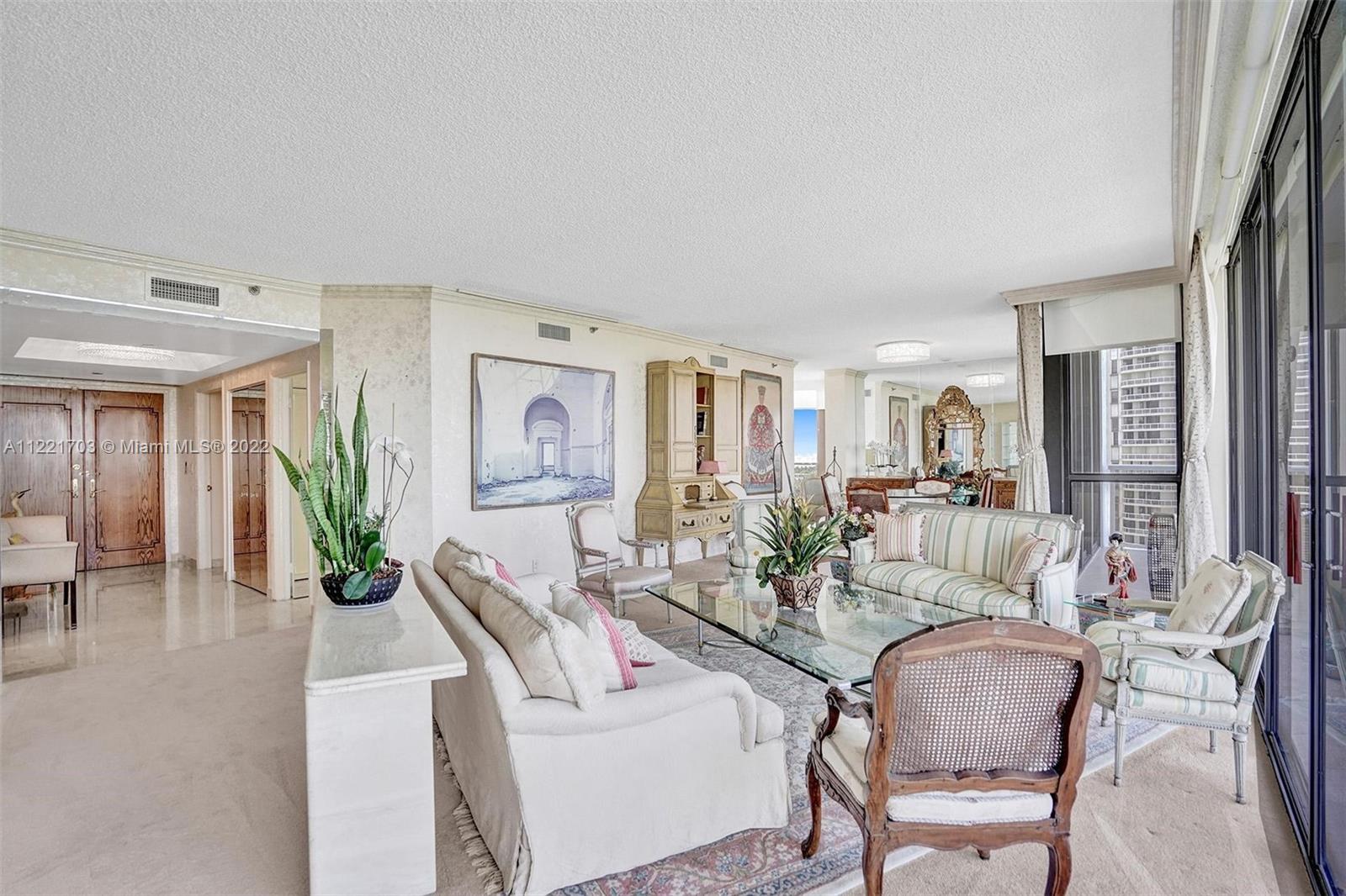 HAMPTONS WEST CONDO - Residential