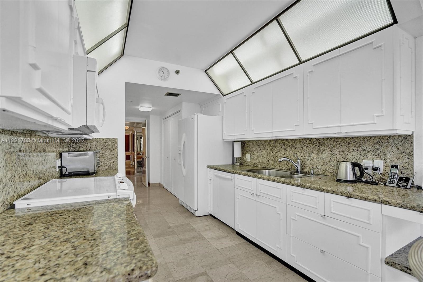 HAMPTONS WEST CONDO - Residential