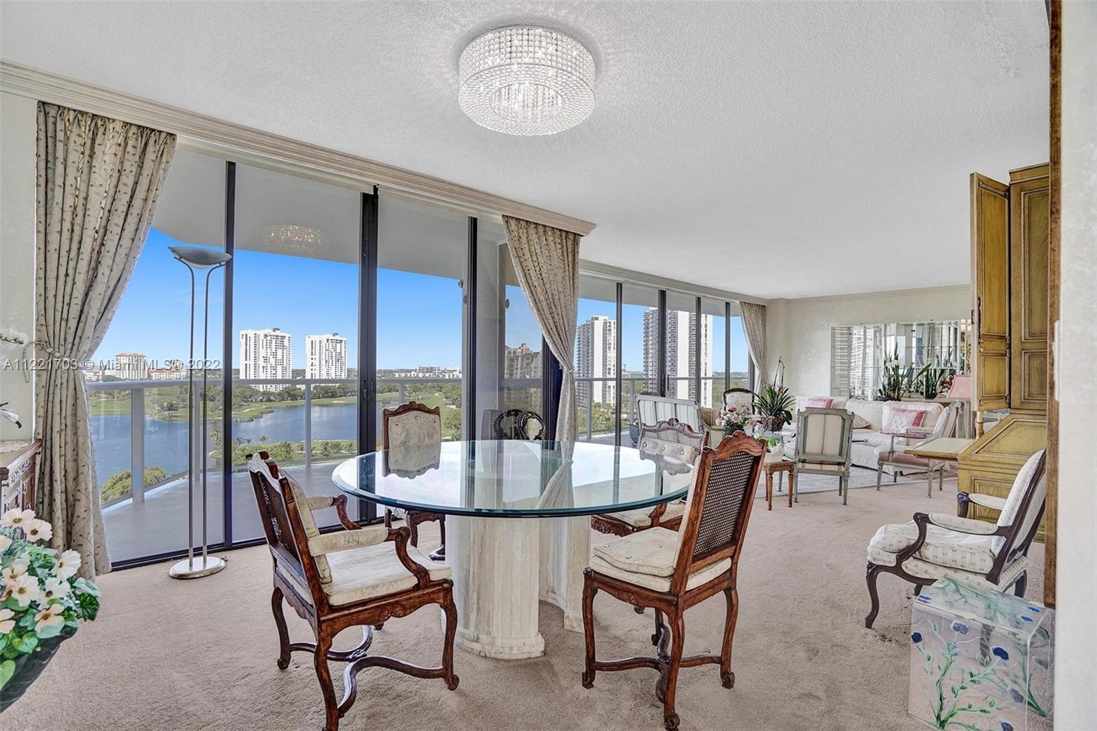 HAMPTONS WEST CONDO - Residential