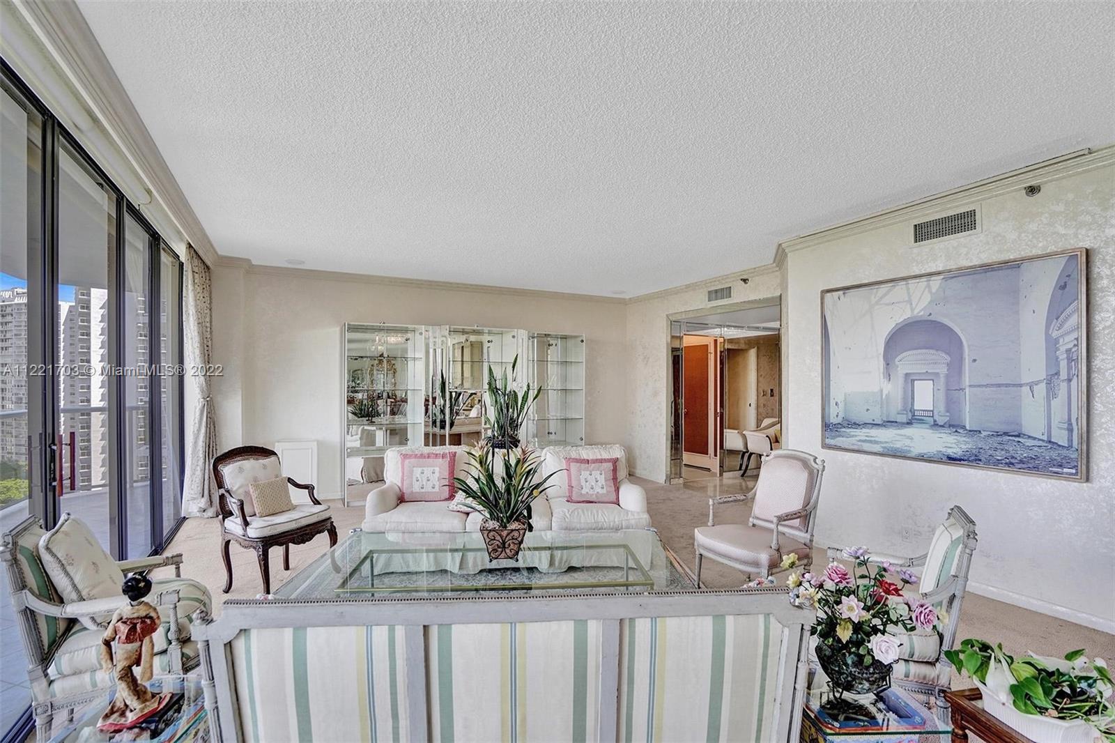 HAMPTONS WEST CONDO - Residential