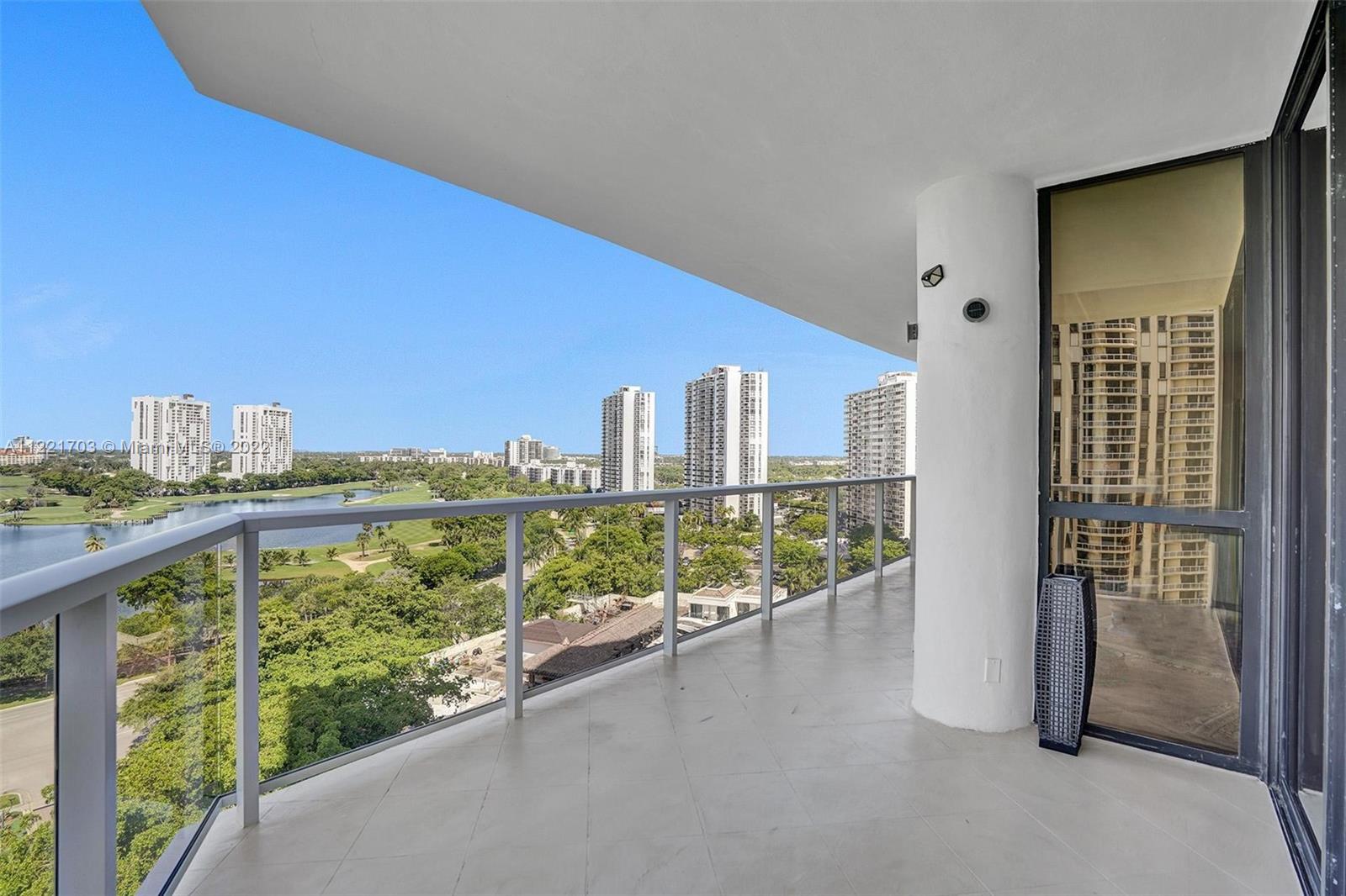 HAMPTONS WEST CONDO - Residential