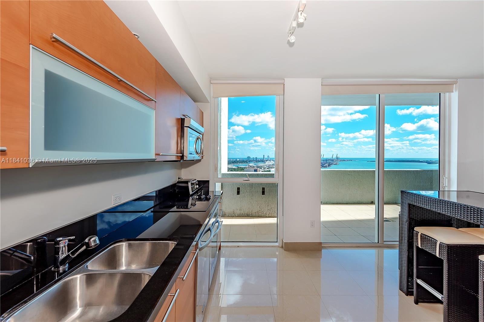 VIZCAYNE SOUTH CONDO - Residential Lease