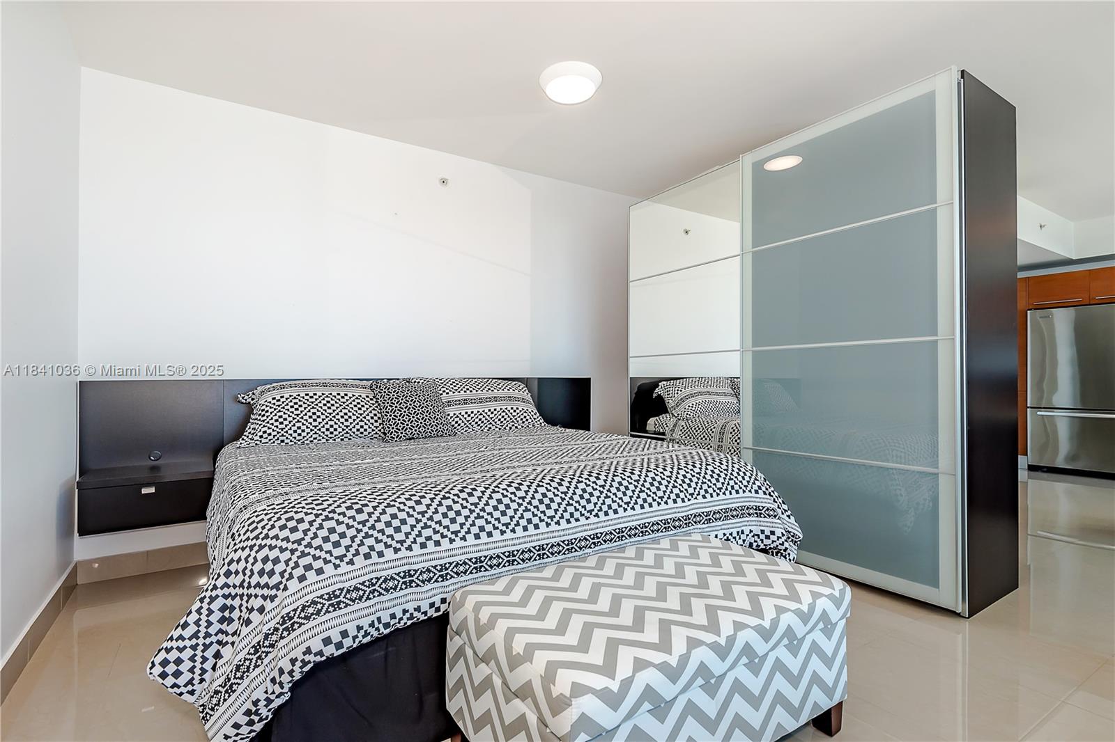 VIZCAYNE SOUTH CONDO - Residential Lease