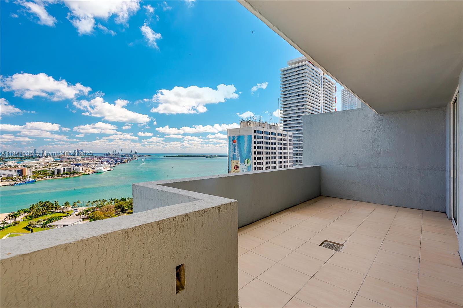 VIZCAYNE SOUTH CONDO - Residential Lease