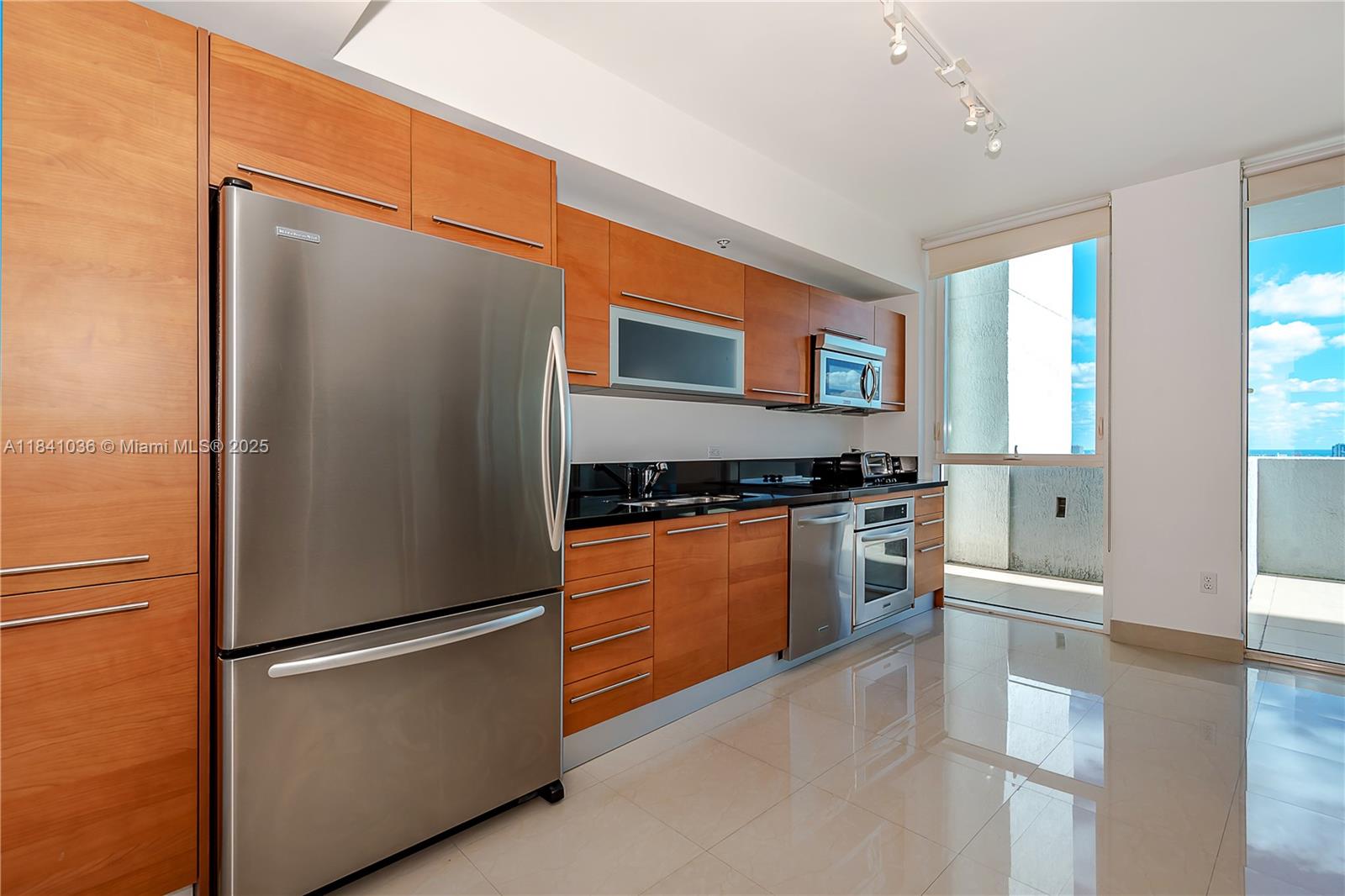 VIZCAYNE SOUTH CONDO - Residential Lease