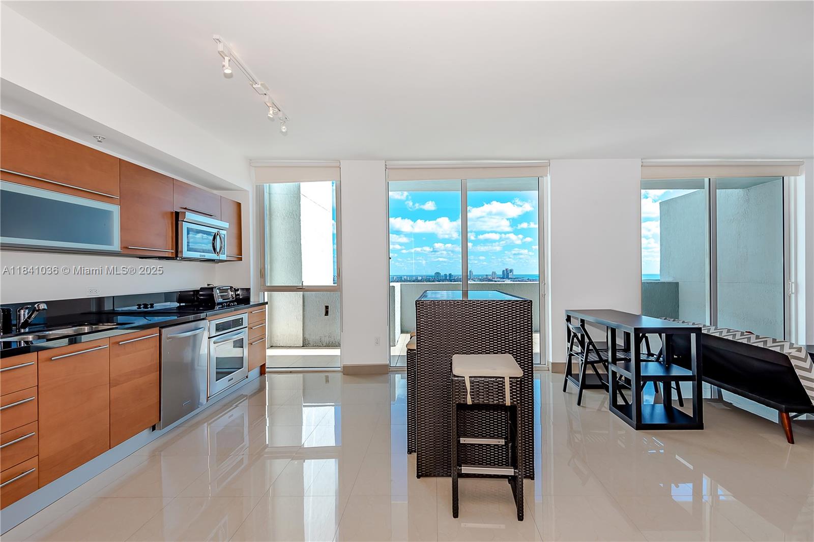 VIZCAYNE SOUTH CONDO - Residential Lease