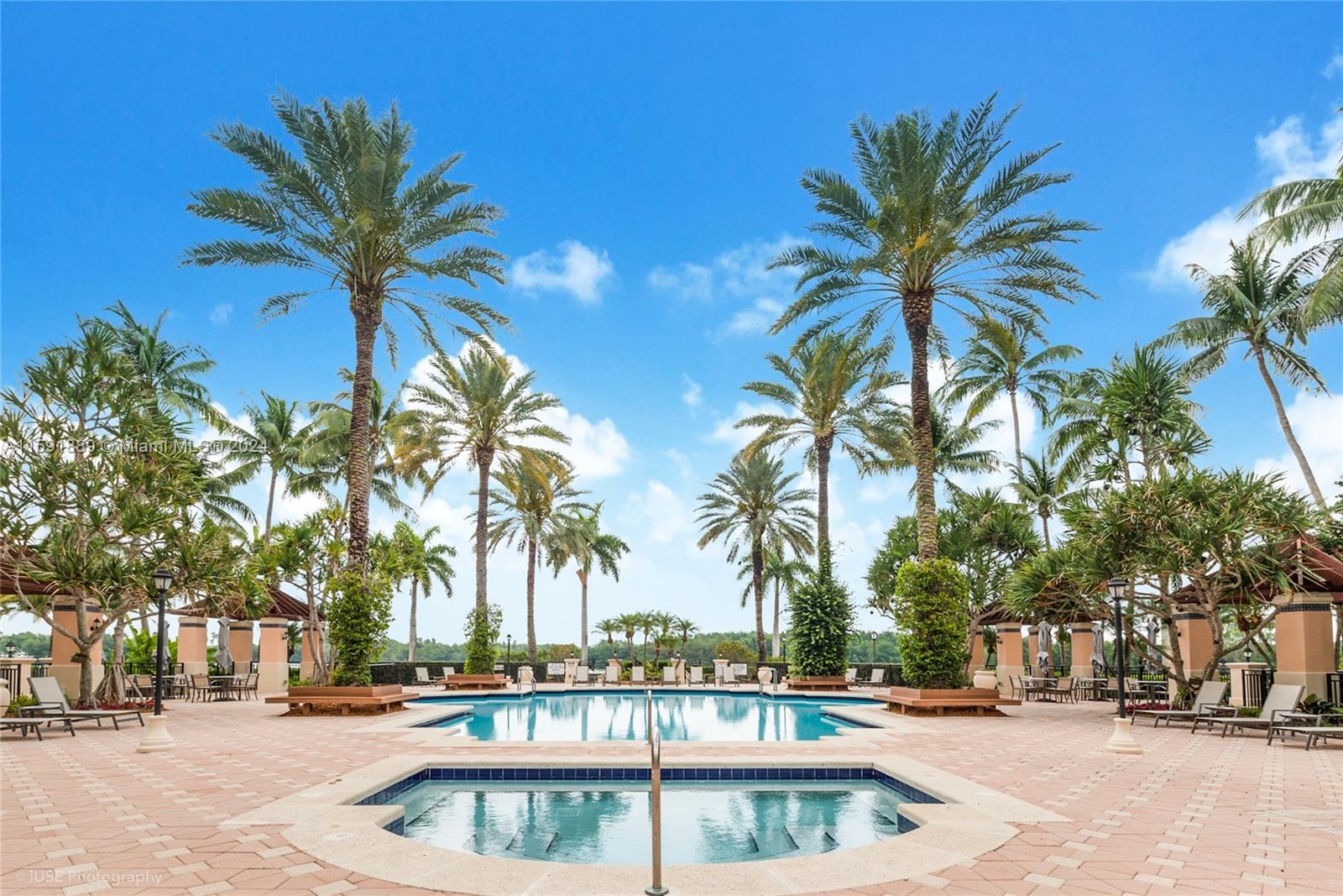 DEERING BAY CONDO II - Residential