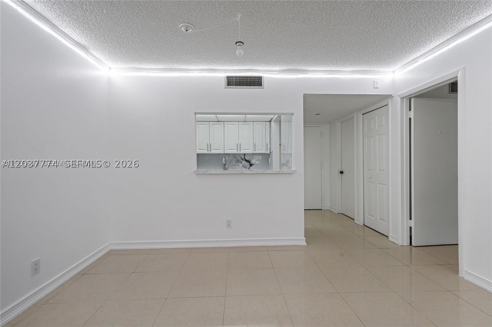 BUILDING SIX OF RACQUET C - Residential Lease