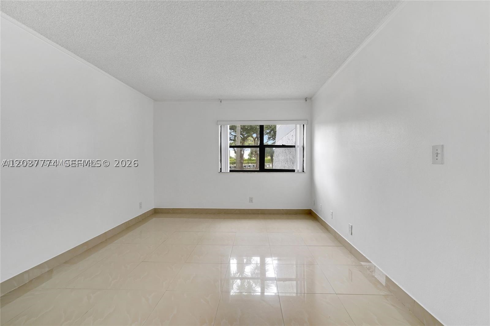 BUILDING SIX OF RACQUET C - Residential Lease