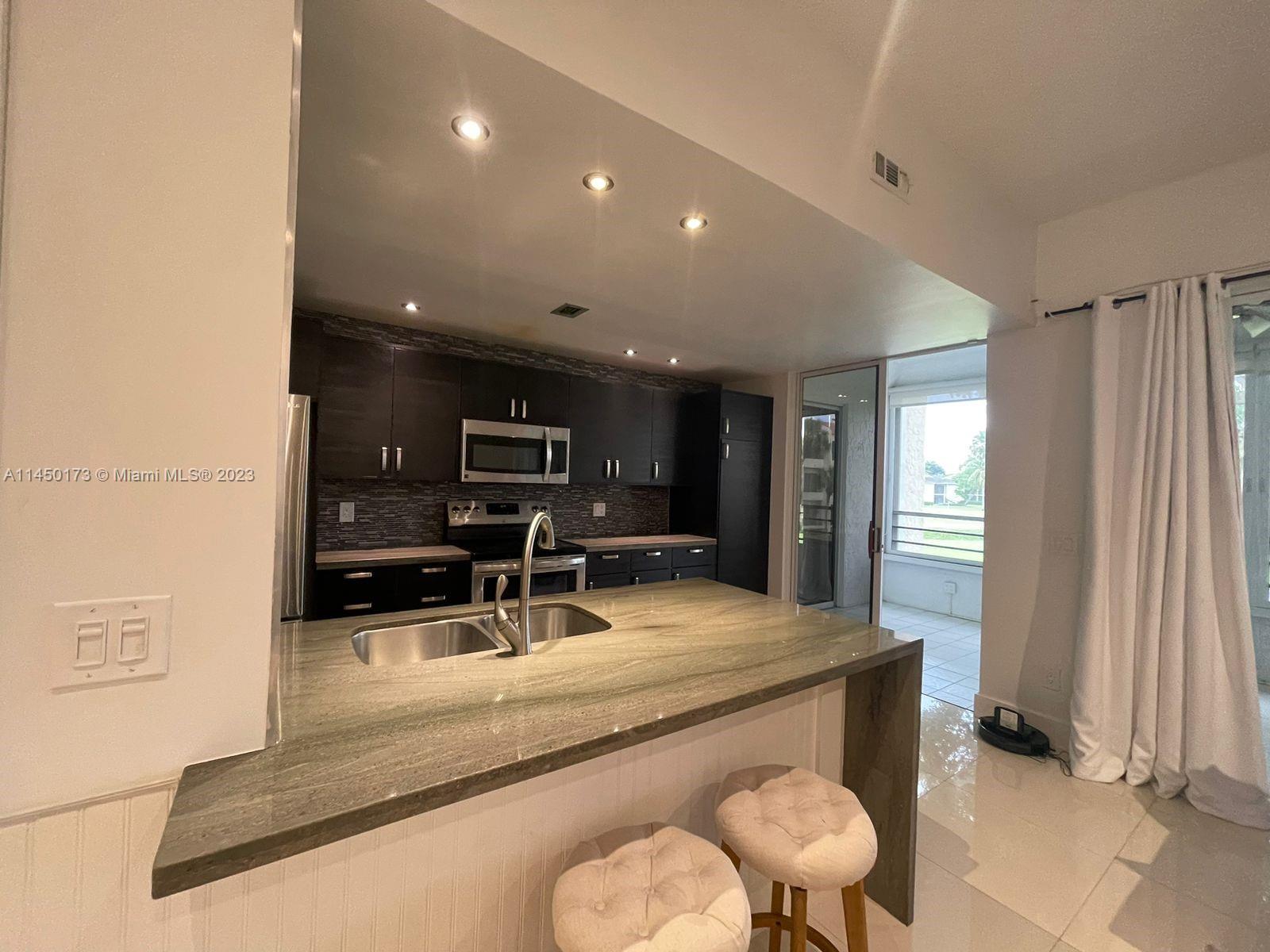 LA PAZ AT BOCA POINTE - Residential Lease