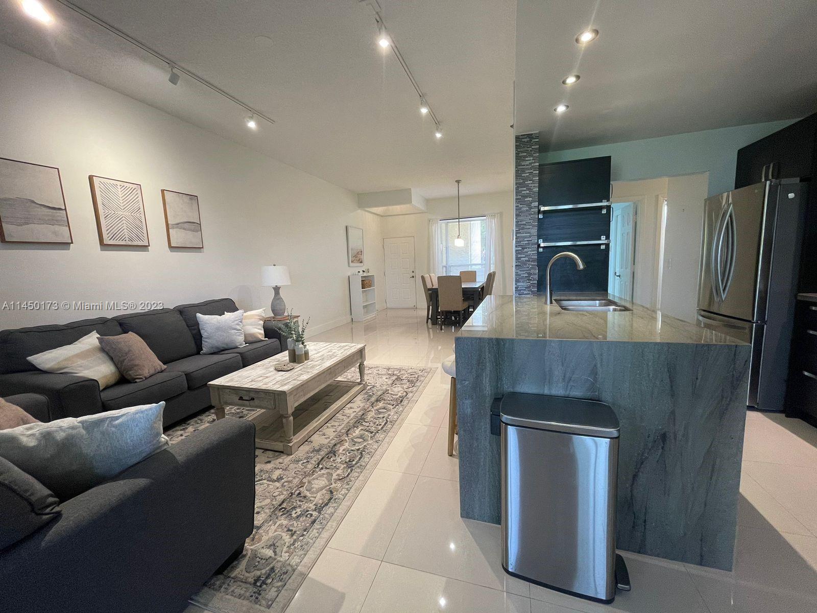 LA PAZ AT BOCA POINTE - Residential Lease