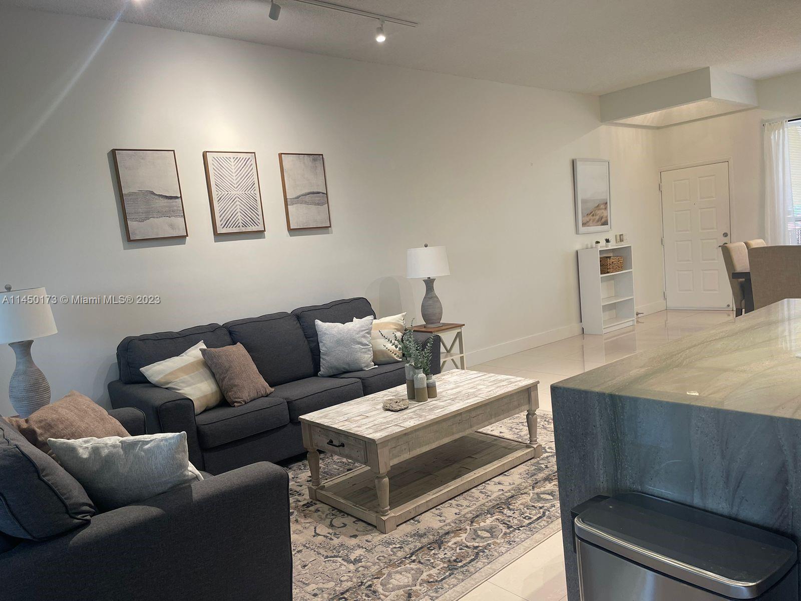 LA PAZ AT BOCA POINTE - Residential Lease