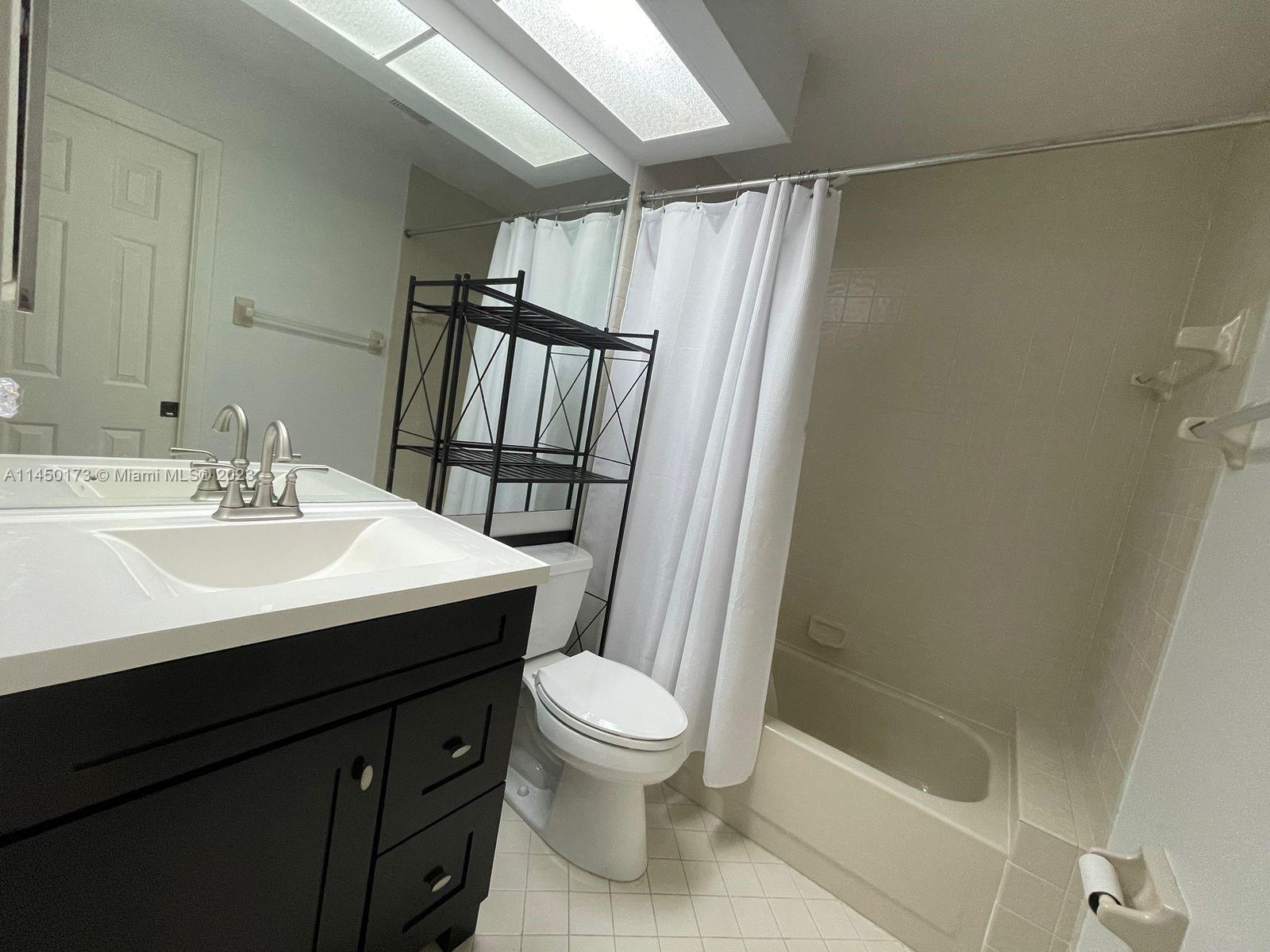 LA PAZ AT BOCA POINTE - Residential Lease