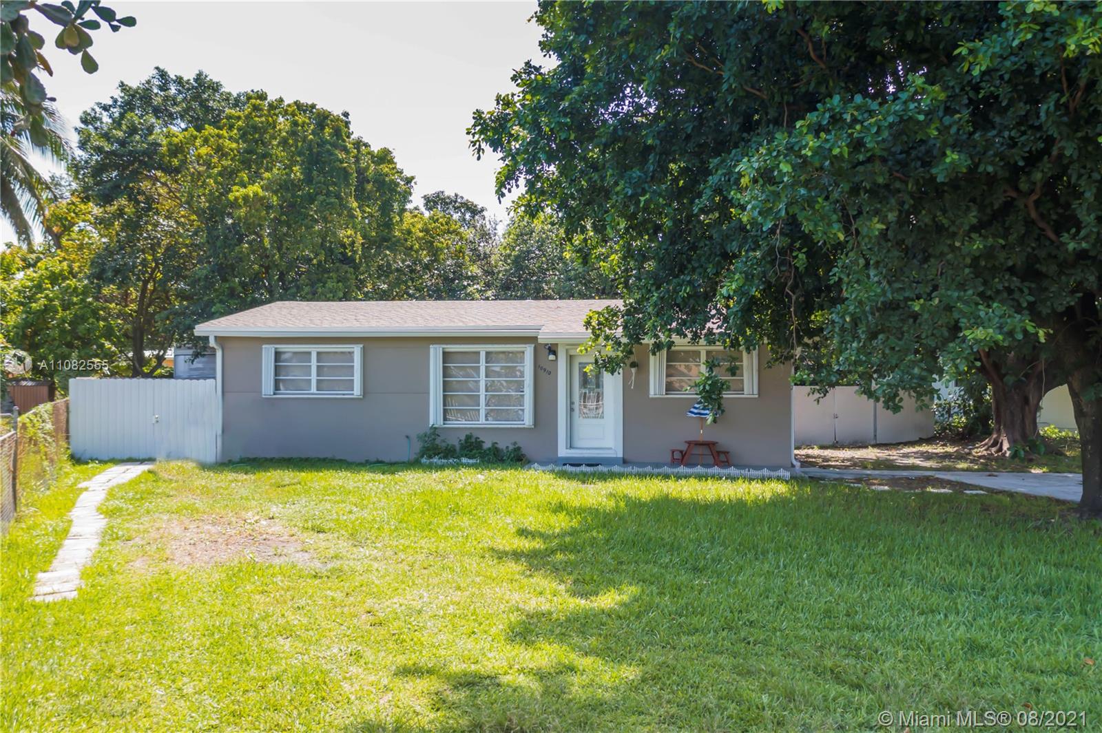 Move-in ready, IMMACULATE and BRIGHT 4-bedroom 3 bath home wonderfully set as an income-producing
property that generates lots of income: main unit 2/2 producing $1,700, back unit 2/1 producing $1,300, plus an
RV also included in sale 1/1 producing $1,000 that’s a total RENTAL INCOME OF $ 4,000 A MONTH. Property has
all the plumbing done and ready to go for an additional unit or an additional RV if buyer would like. Completely
remodeled home with new refrigerators in both main and back units, brand new AC installed
this year and plenty of parking.
