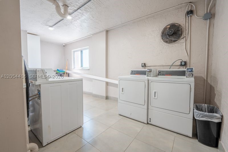 VISTA DEL LAGO I CONDO - Residential