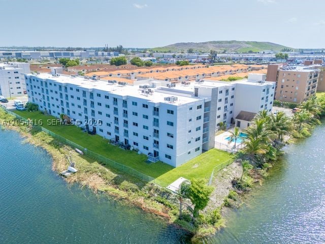 VISTA DEL LAGO I CONDO - Residential