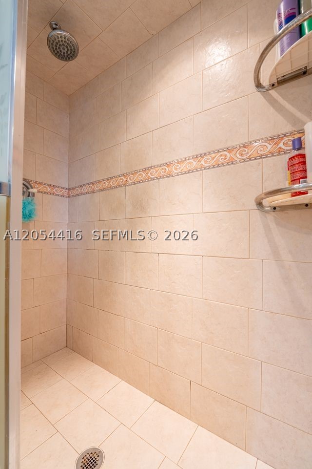 VISTA DEL LAGO I CONDO - Residential