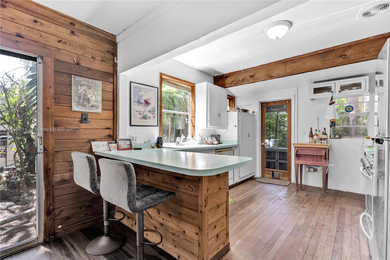 LAKE HEIGHTS - Residential