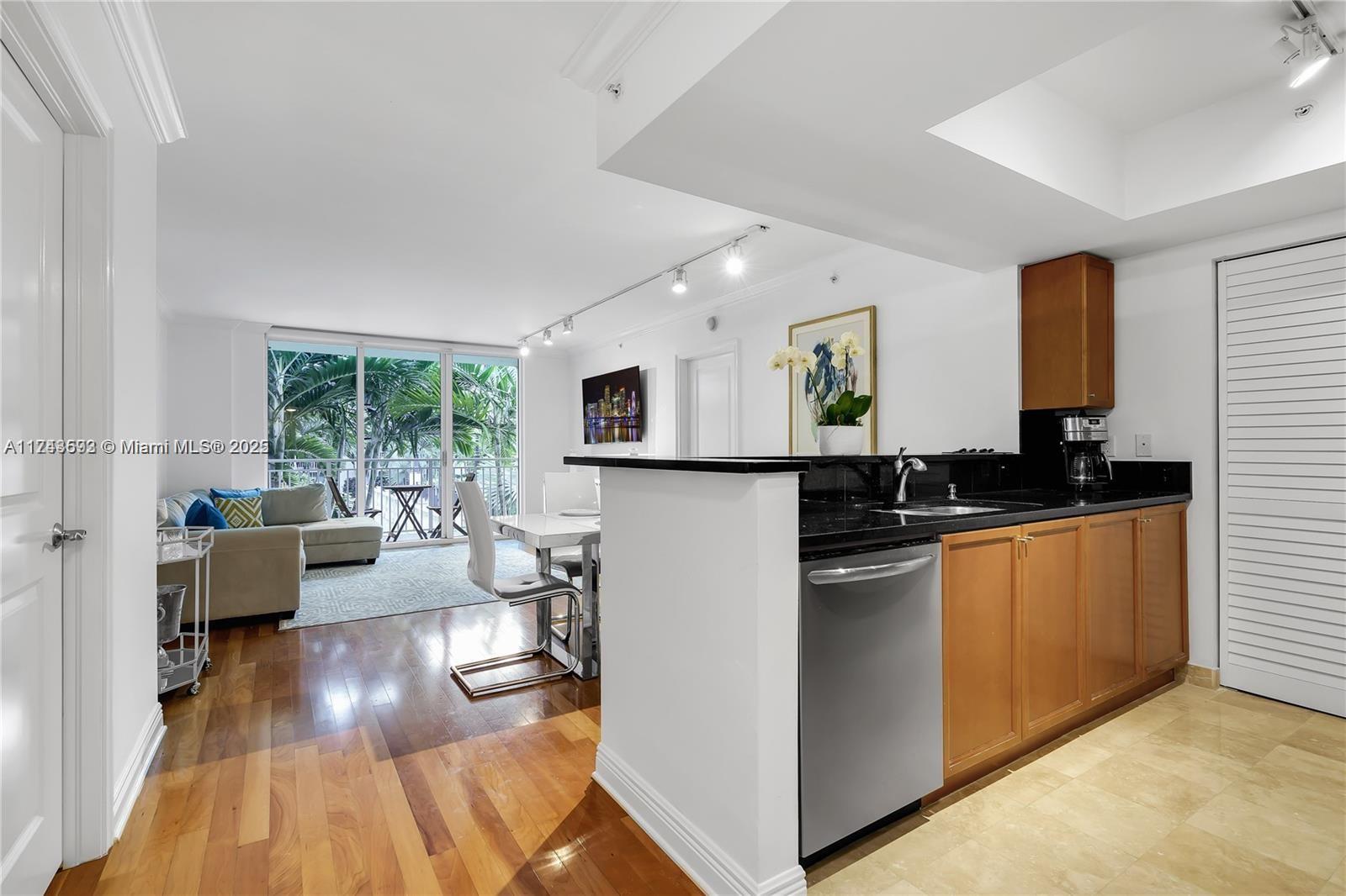 PALMETTO PLACE CONDO - Residential Lease