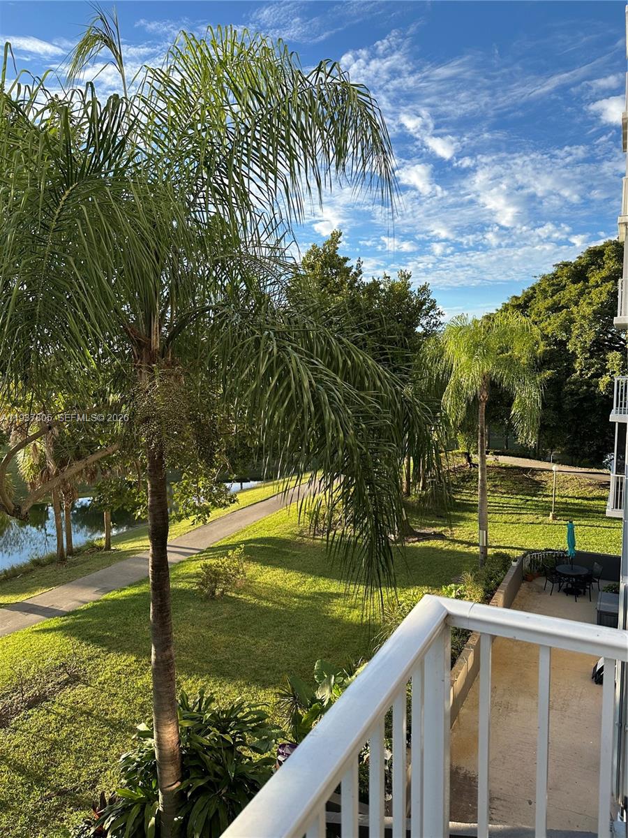 HILLCREST EAST NO 27 COND - Residential