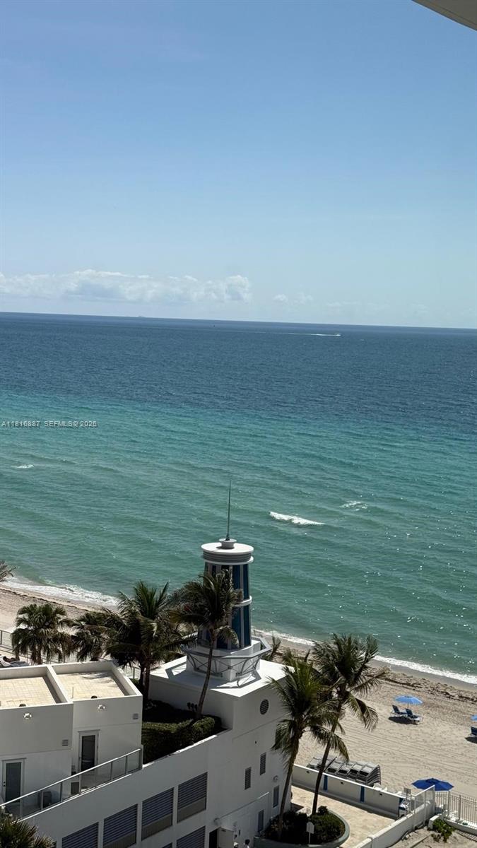 Experience outstanding ocean views from every room of this waterfront 2 bedroom 2 bathroom condominium. This apartment boasts wood flooring throughout ,and an open kitchen ideal for modern living. Residents can enjoy exclusive beach access and resort-style amenities including a swimming pool, gym, barbecue area, security 24/7, Very well located near hollywood dining area , shopping and entertainment. Whether you're looking for a full-time residence or an investment opportunity, this unit offers the best of both worlds, with the flexibility of monthly rentals allowed.