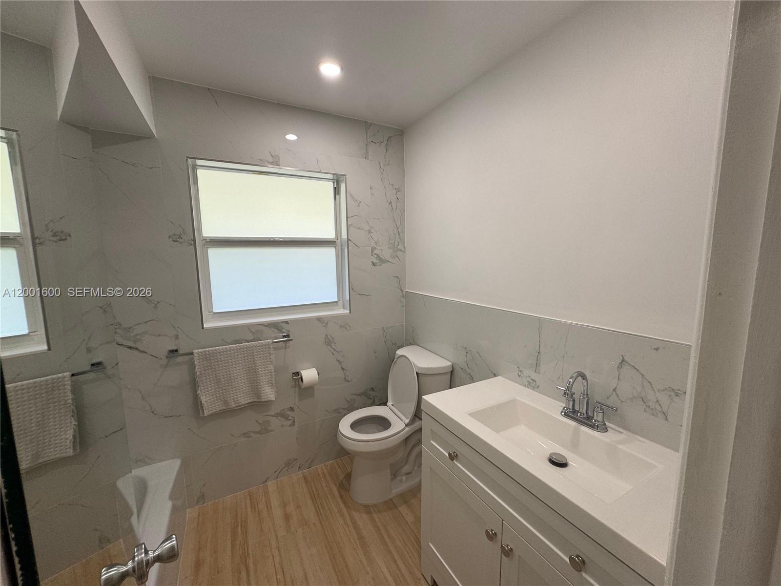 GOLDEN ISLES CONDO APTS - Residential