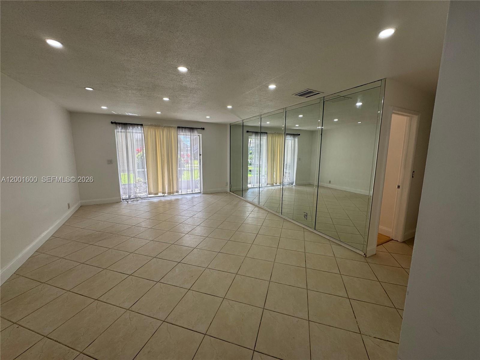 GOLDEN ISLES CONDO APTS - Residential
