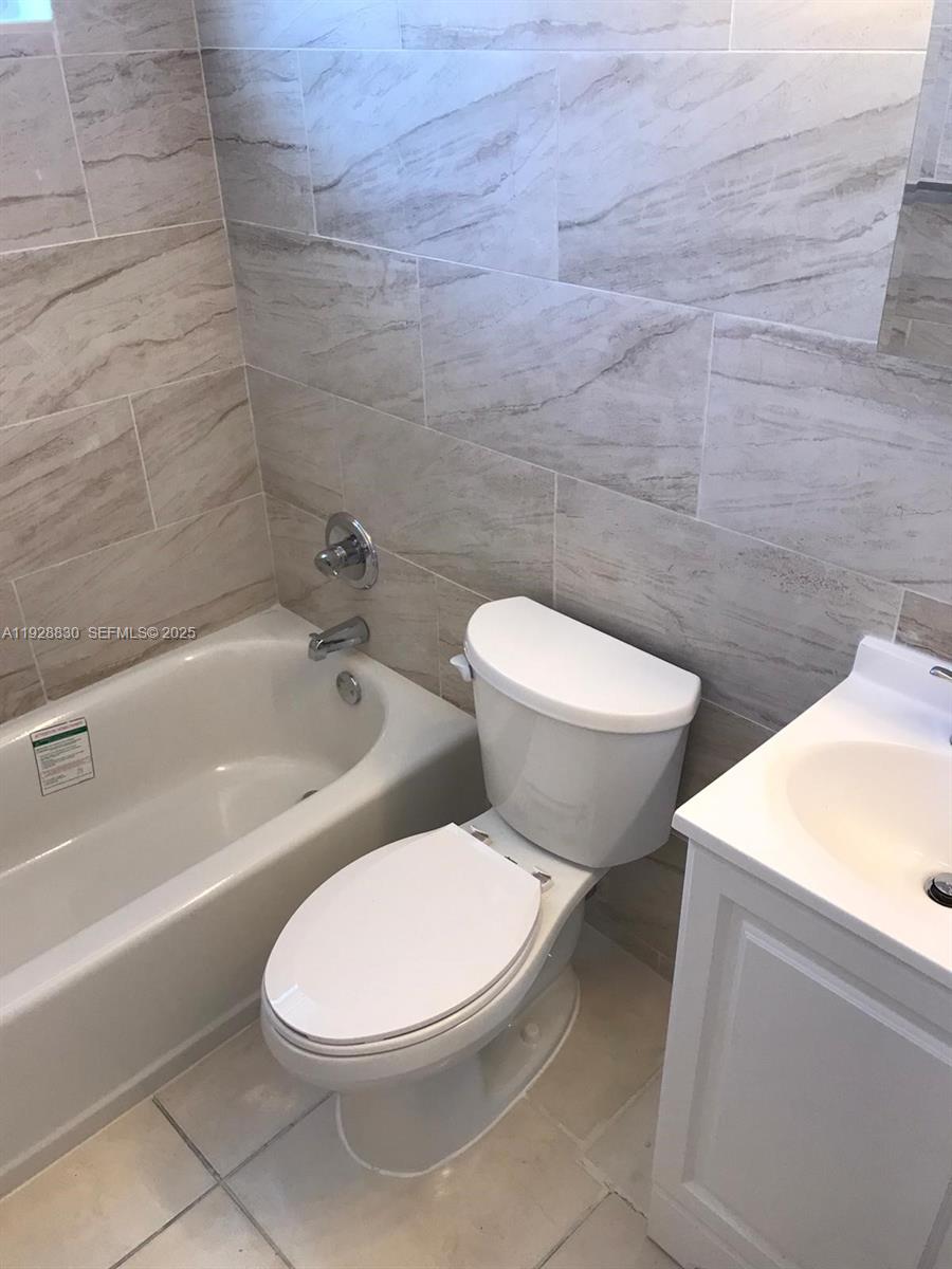 HIGHLAND PARK - Residential Lease