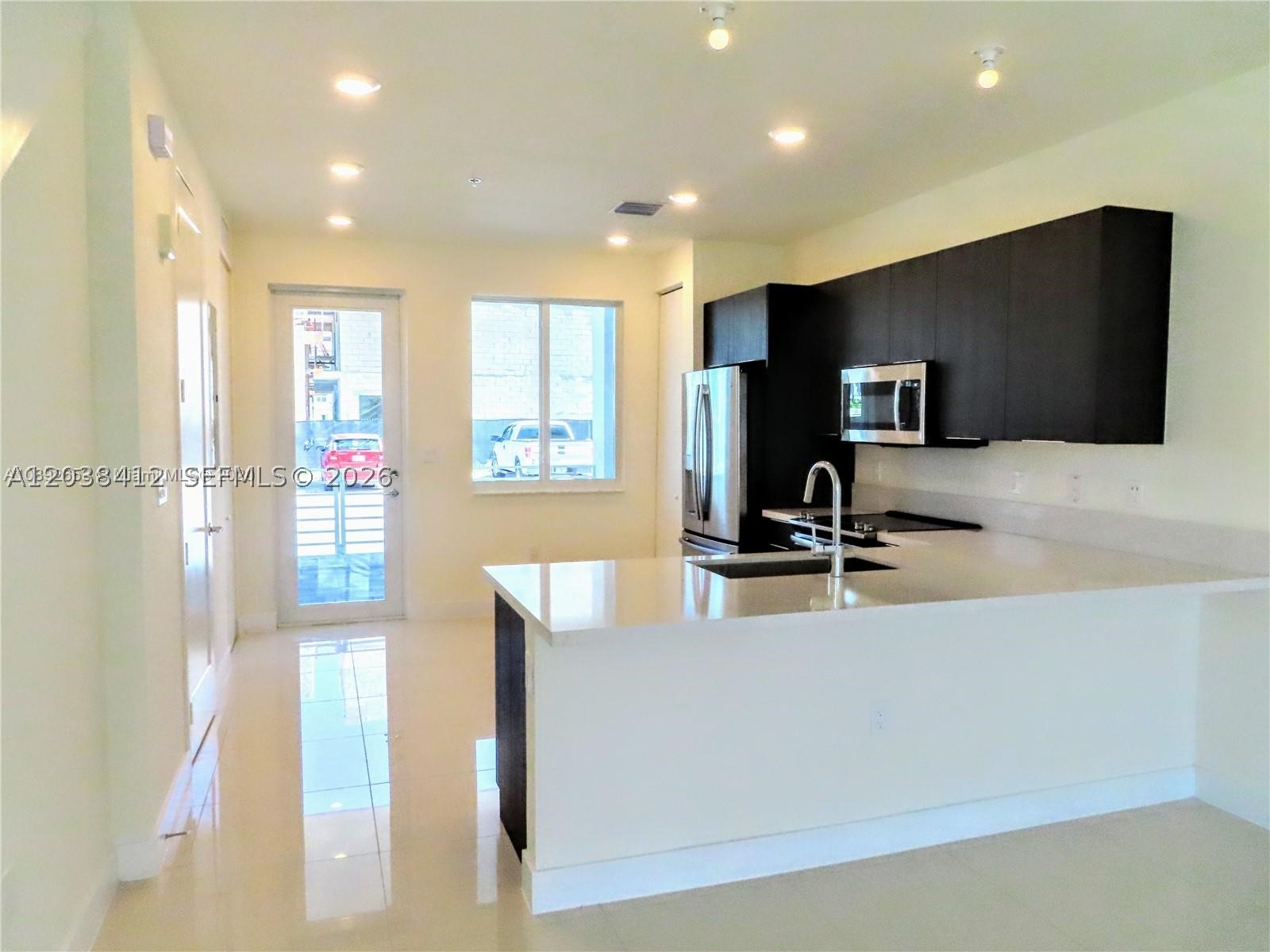 LANDMARK AT DORAL CONDO N - Residential Lease