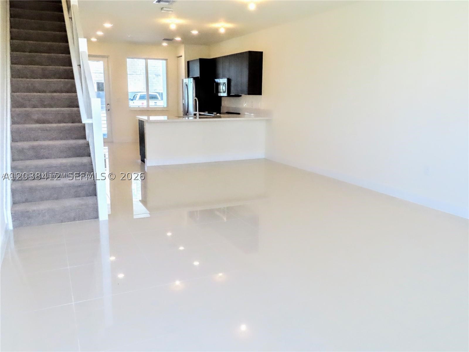 LANDMARK AT DORAL CONDO N - Residential Lease