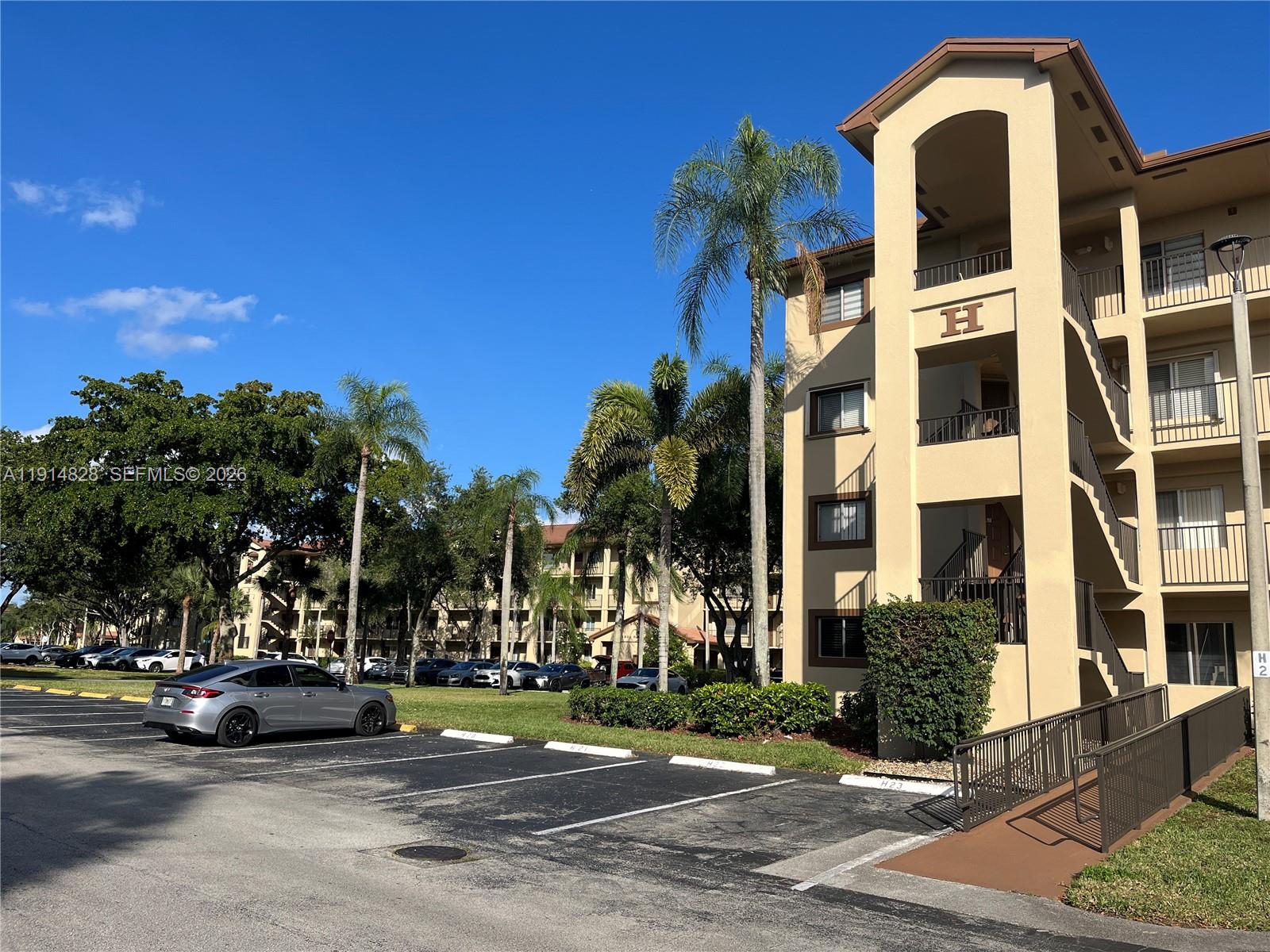 SUFFOLK AT CENTURY VILLAG - Residential