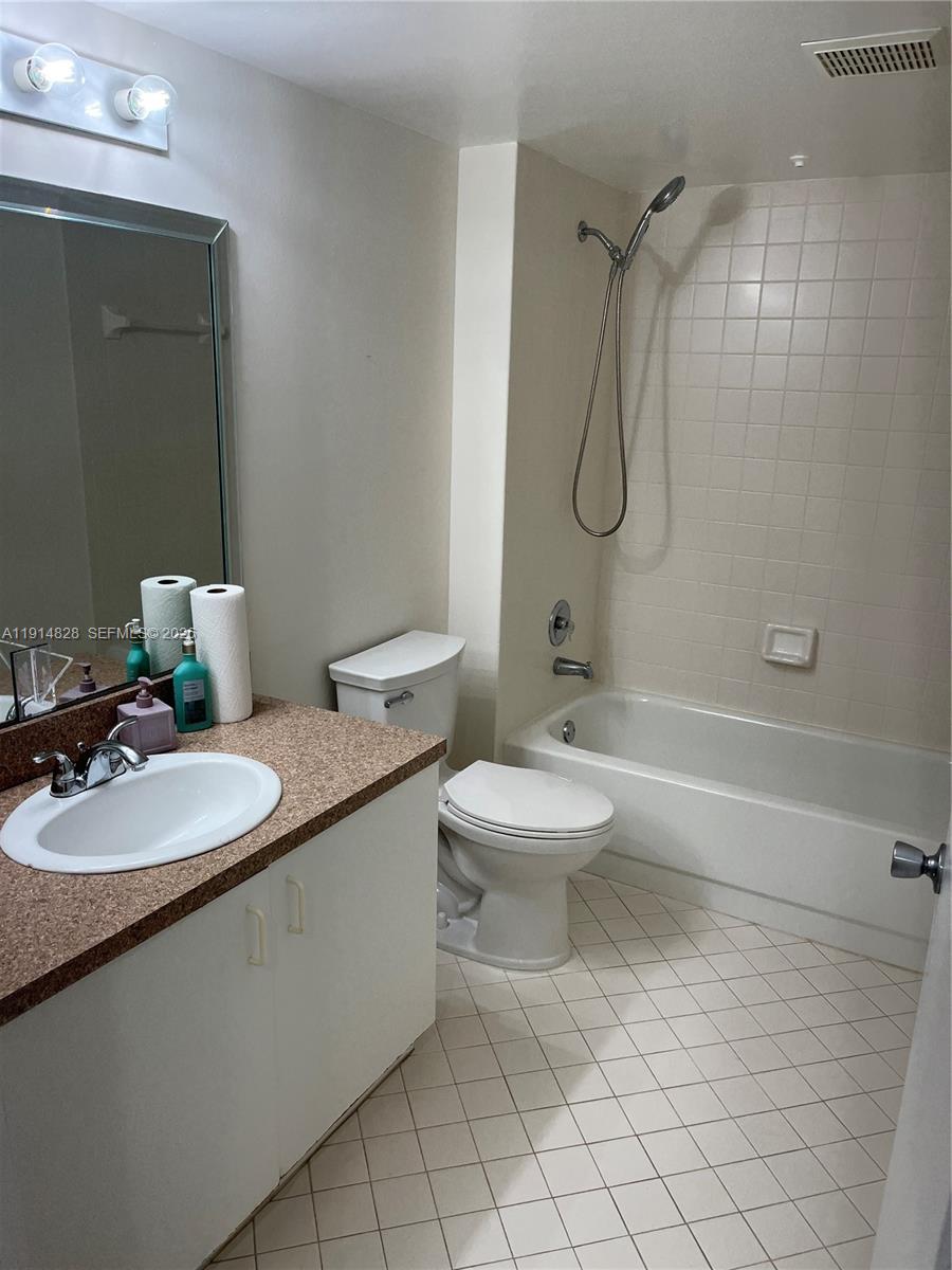 SUFFOLK AT CENTURY VILLAG - Residential