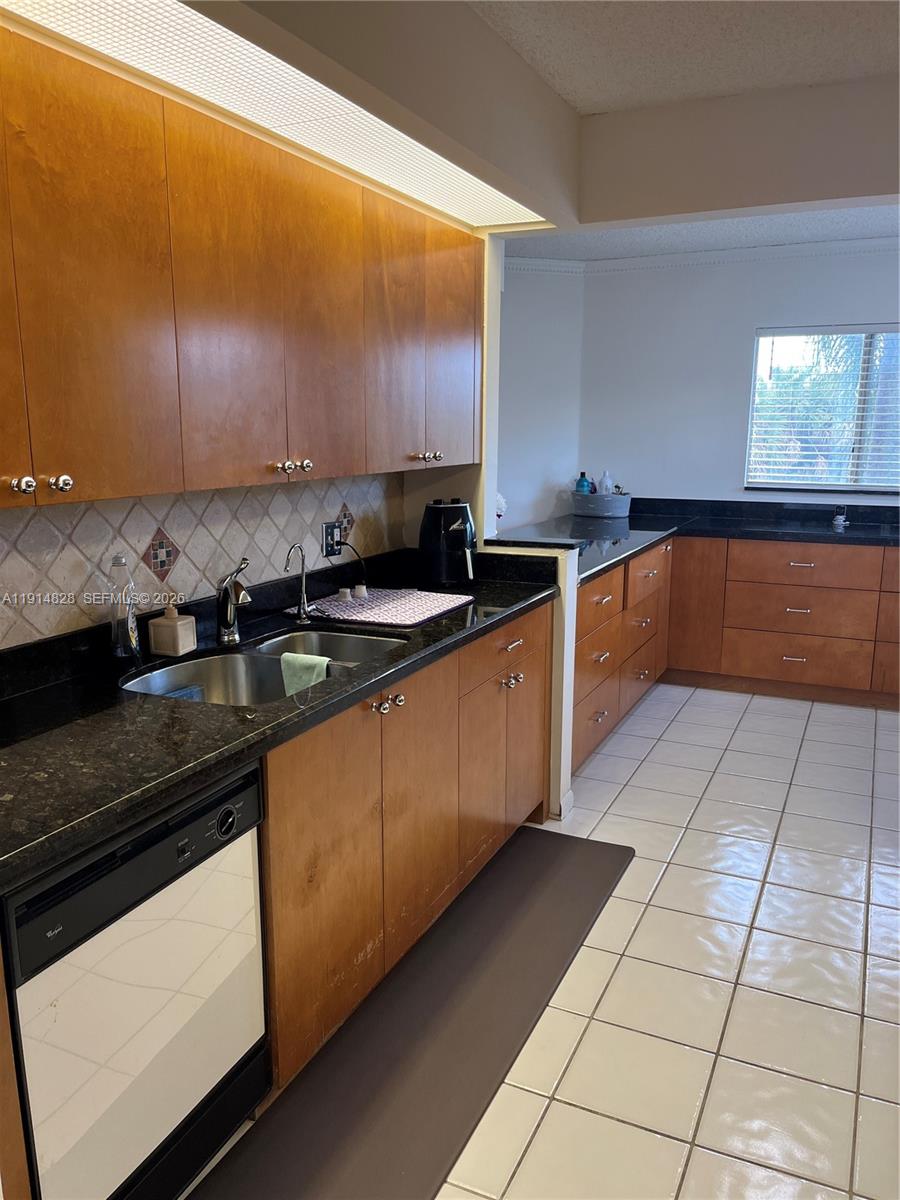 SUFFOLK AT CENTURY VILLAG - Residential